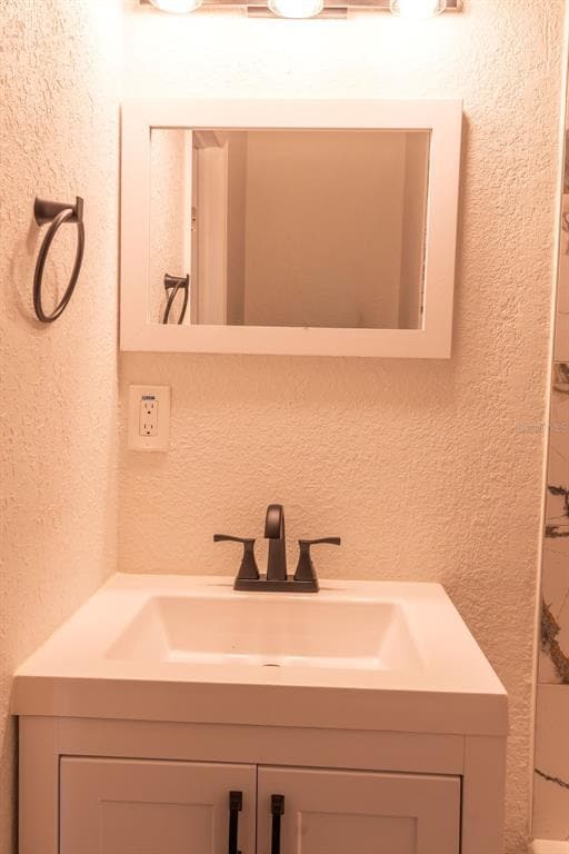 Building Photo - 6813 S Himes Ave