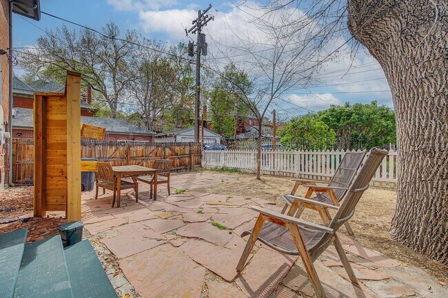 Building Photo - 2214 E 13th Ave