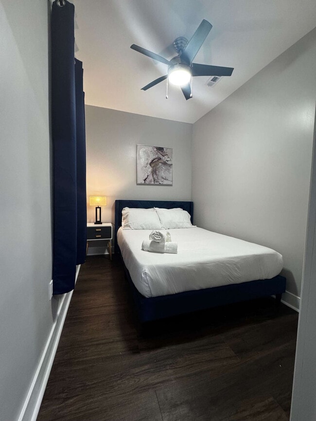 Building Photo - 126 Bainbridge St