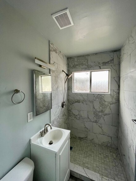 Building Photo - 2883 Logan Ave