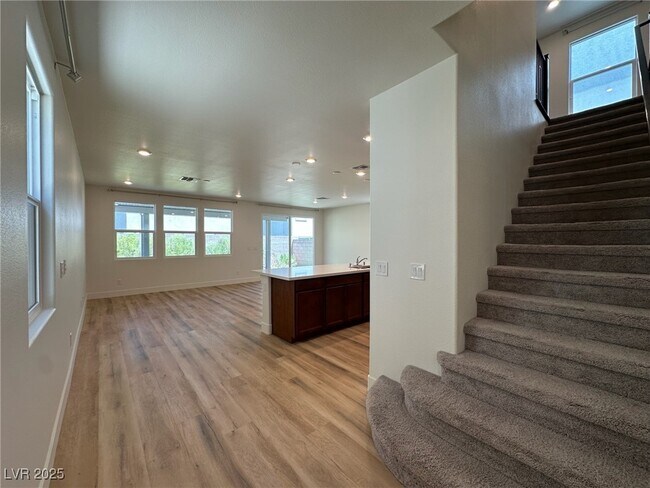 Building Photo - 6988 Sylmar Ave