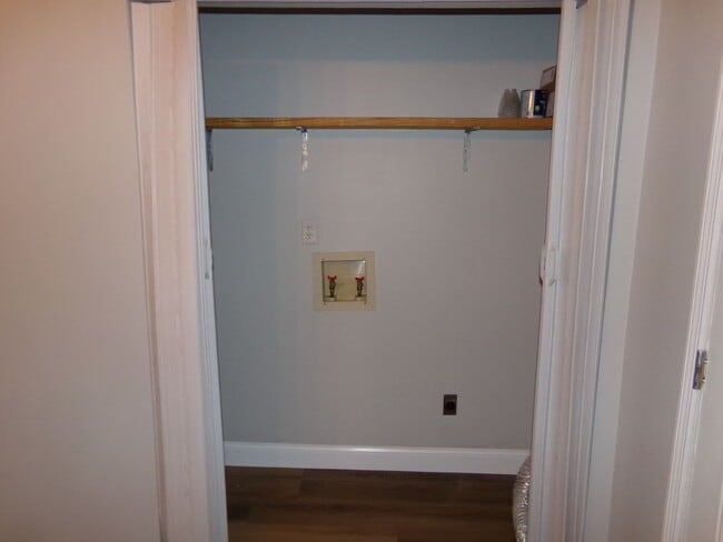 Building Photo - Modern Duplex