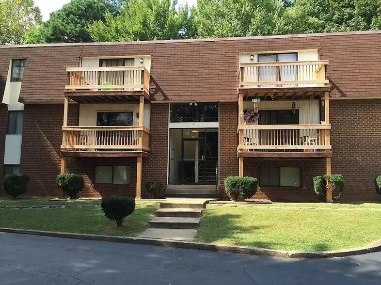 Primary Photo - Hill Court Apartments