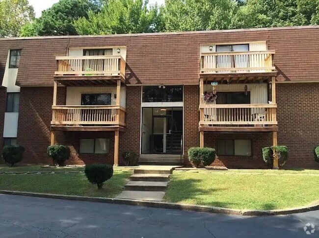 Building Photo - Hill Court Apartments