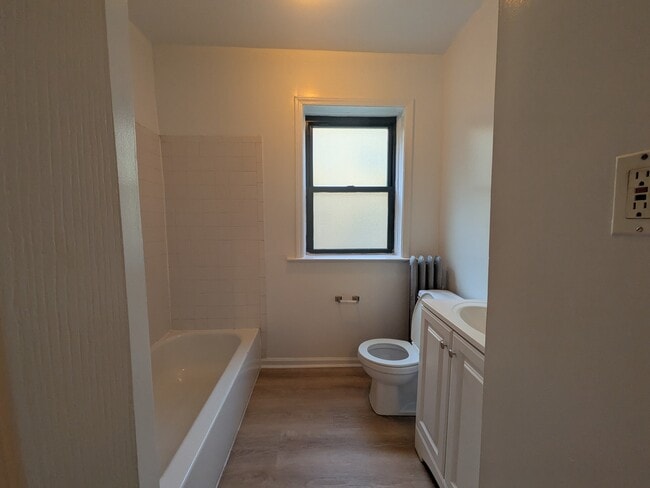 Building Photo - 2332 N Spaulding Ave