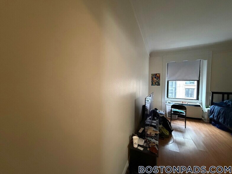 Building Photo - 62 Boylston St