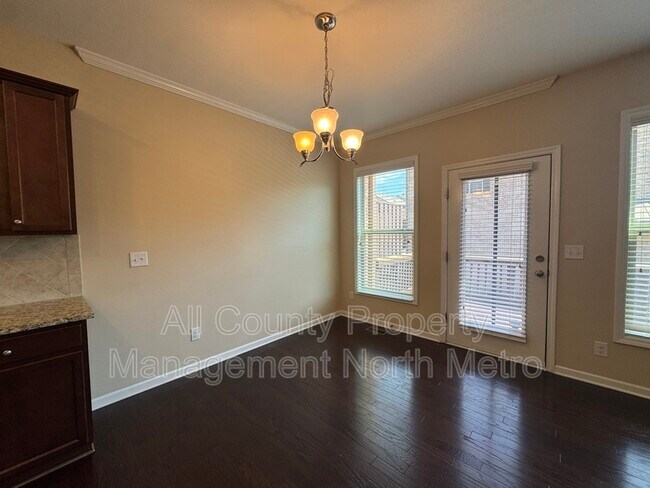 Building Photo - 837 Ivy Vine Pl