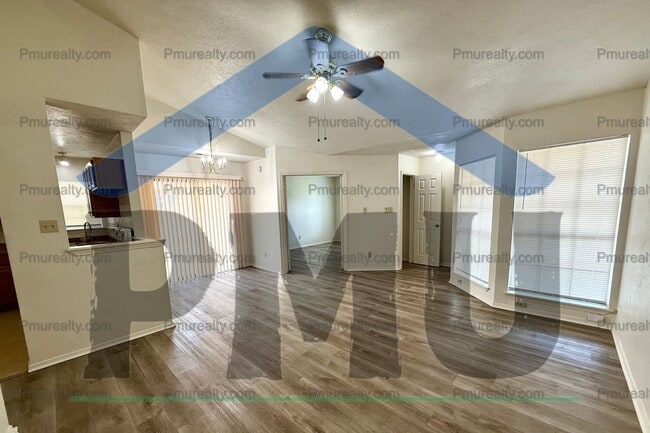 Building Photo - AVAILABLE NOW!!!  3-bedroom 2 bath half du...