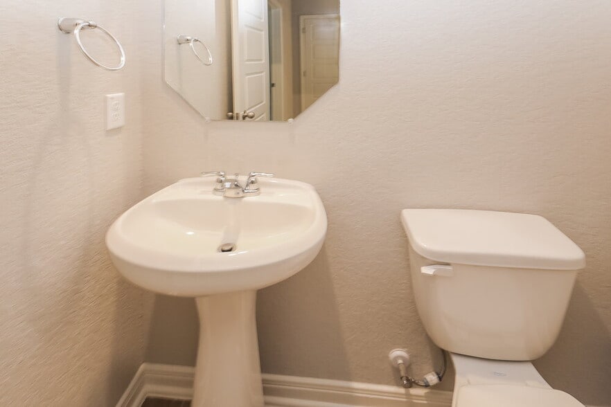 Building Photo - 1417 Arcadian Lily