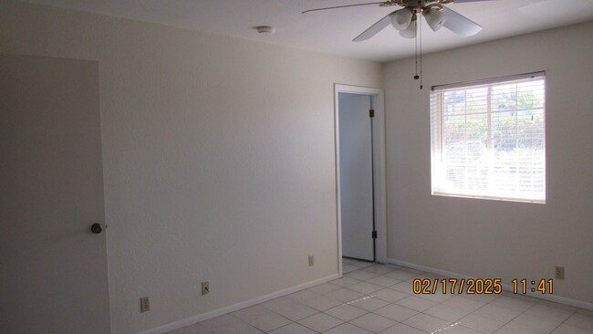 Building Photo - 3 Bed 2 Bath 2 Car Garage with ample parking