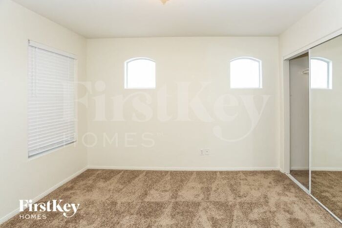 Building Photo - 4333 Matinee Ave