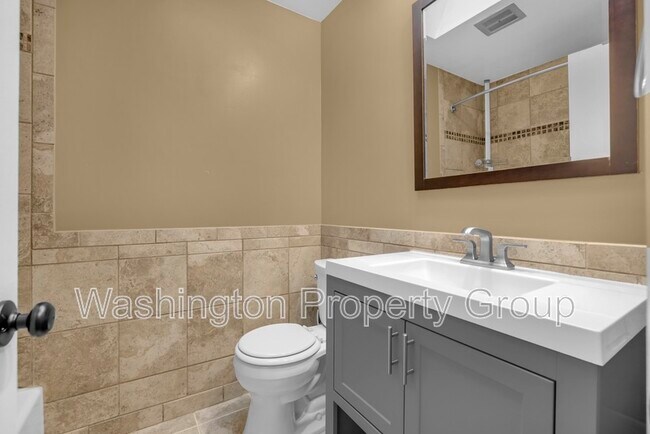 Building Photo - 4702 Declaration Ct