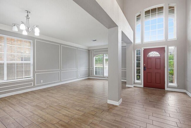 Building Photo - 10008 Lachlan Dr