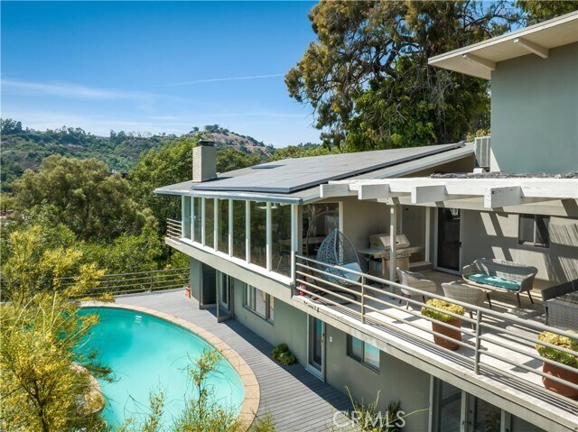 Building Photo - 2870 Benedict Canyon Drive