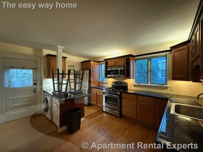 Building Photo - 67 Fairfax St