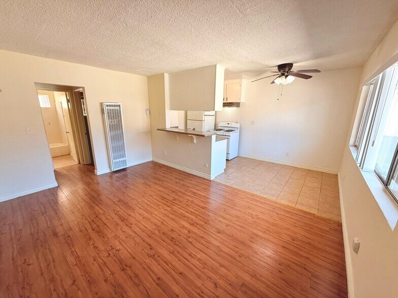 Primary Photo - 1727 4th Ave
