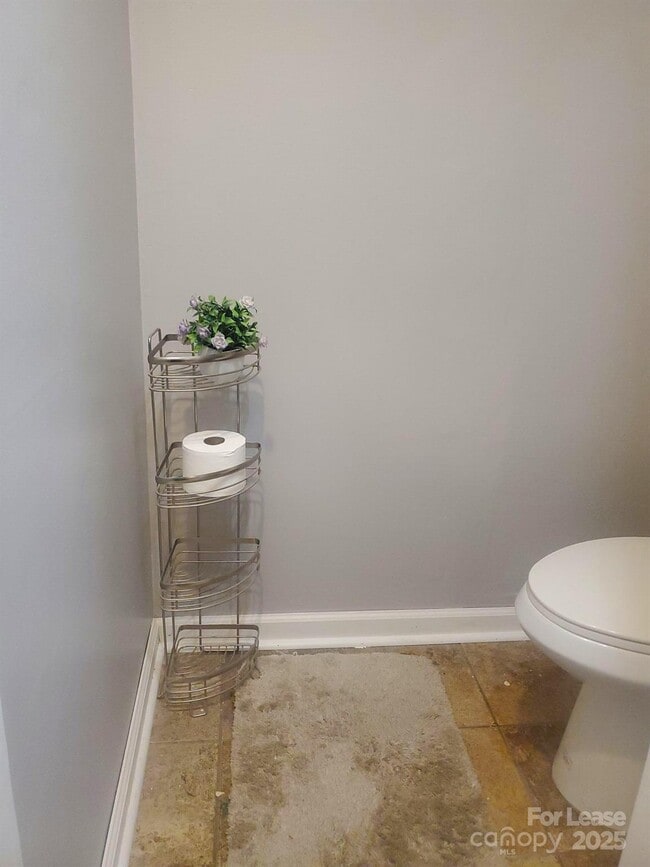 Building Photo - 3405 Erinbrook Ln