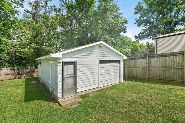 Building Photo - 806 Washington Ave