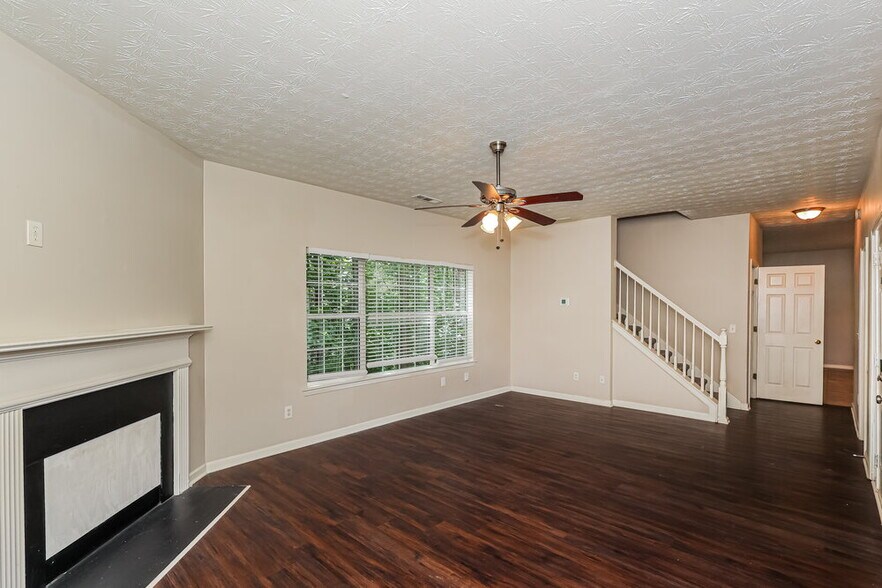 Building Photo - 4080 Robin Cir