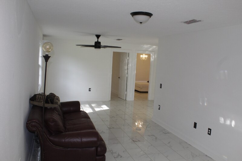 Building Photo - 24301 E Colonial Dr