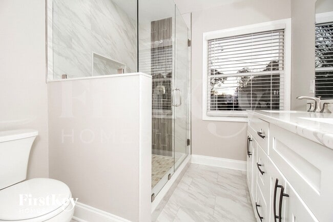 Building Photo - 2237 Powers Ferry Dr SE