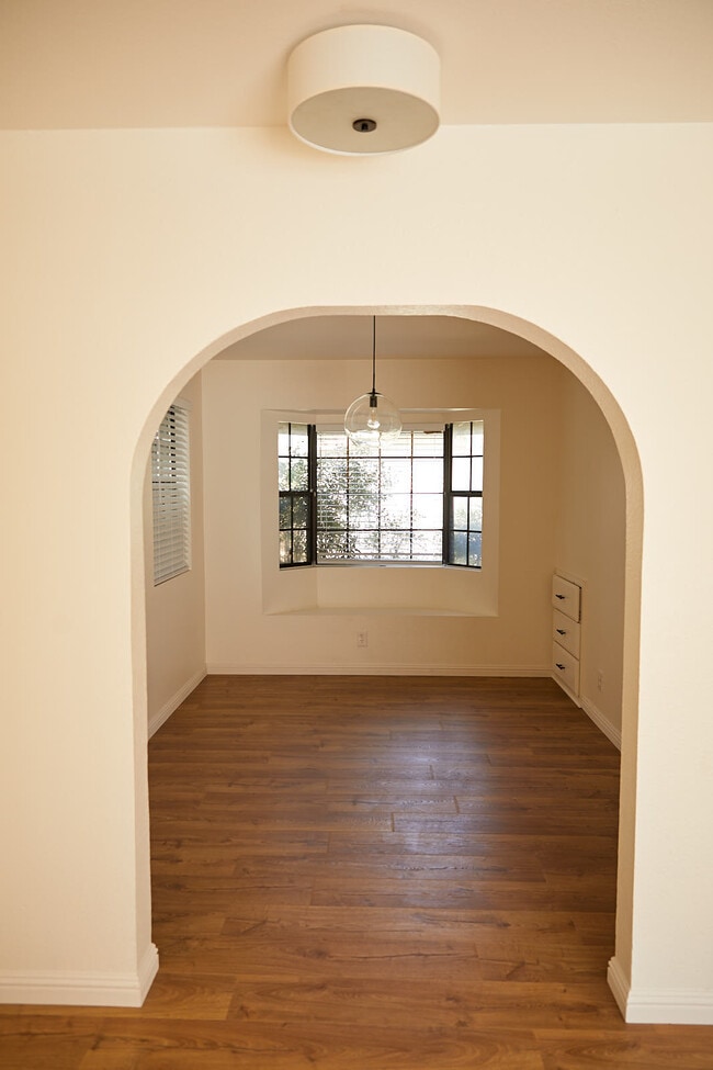 Building Photo - 364 Orizaba Ave