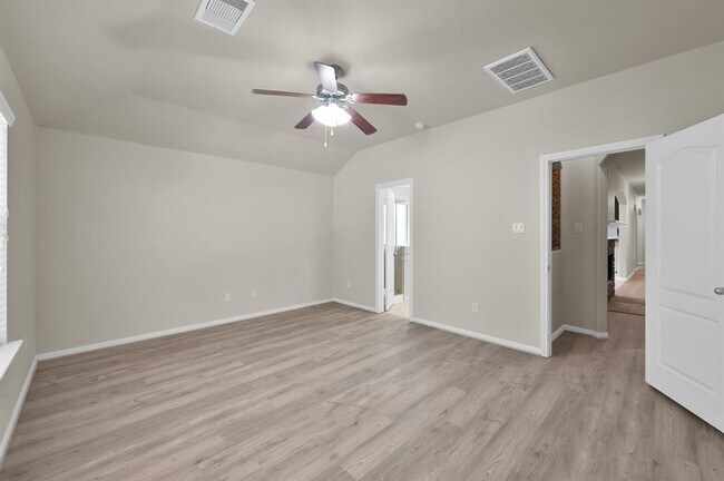 Building Photo - 973 Doire Dr