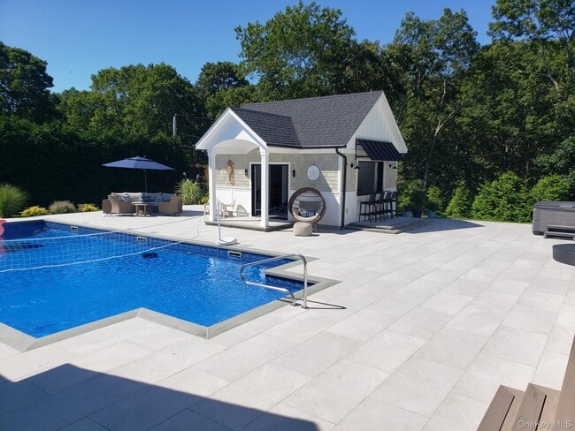 Building Photo - 47 Old Riverhead Rd