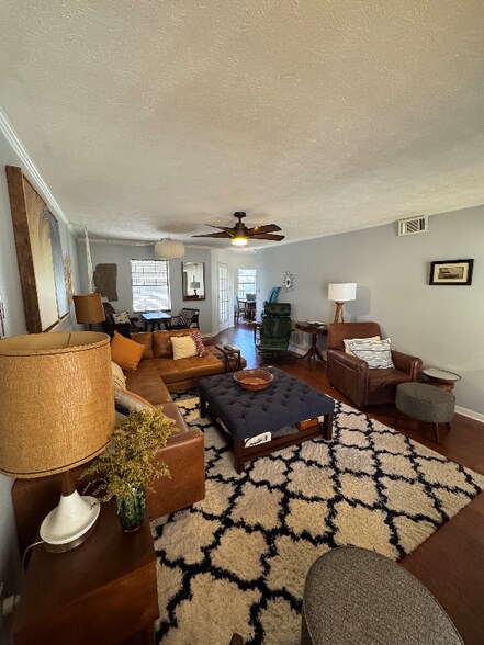 Building Photo - 128 Cedar Ln