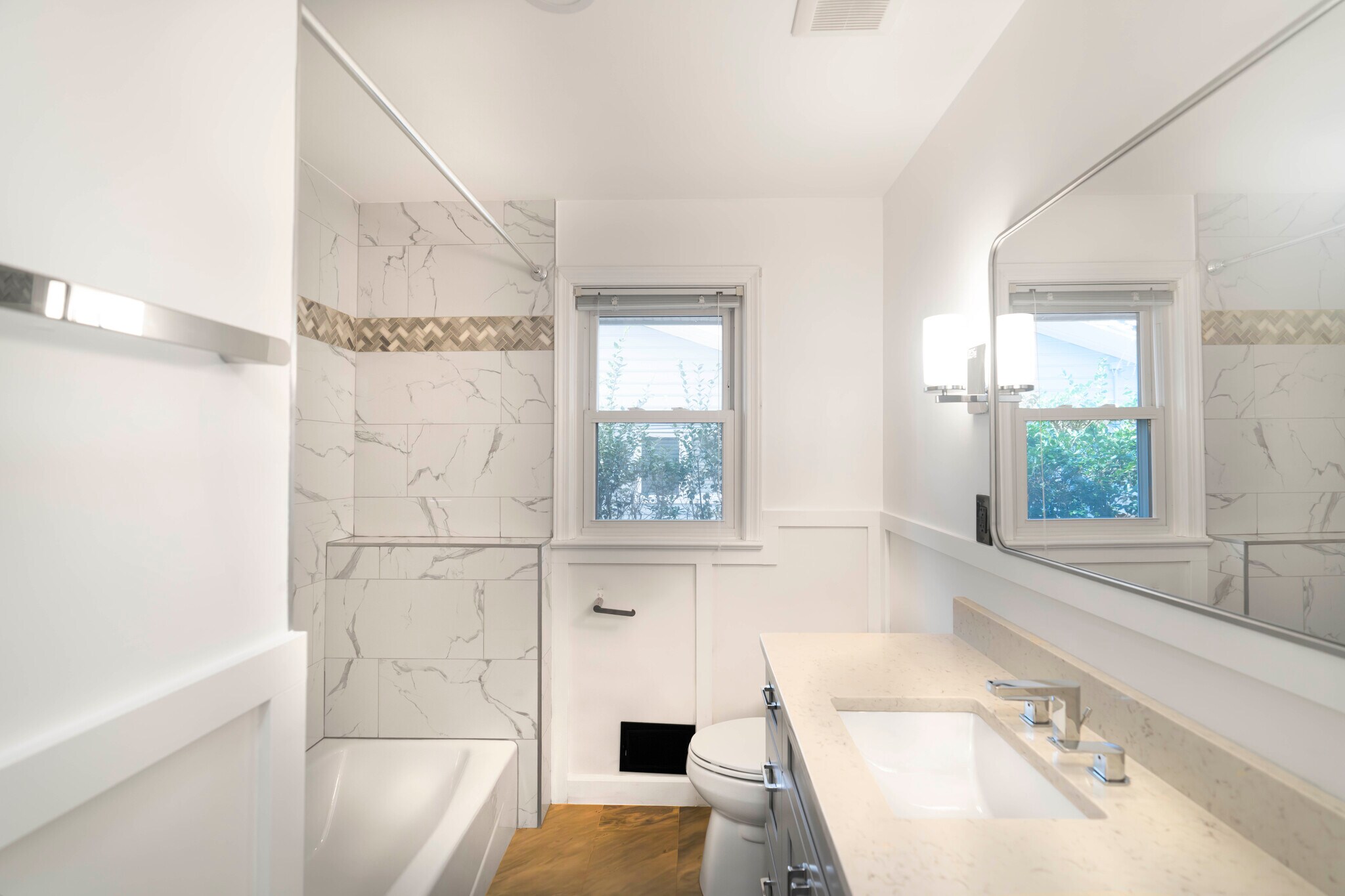 Building Photo - 161 Blades St