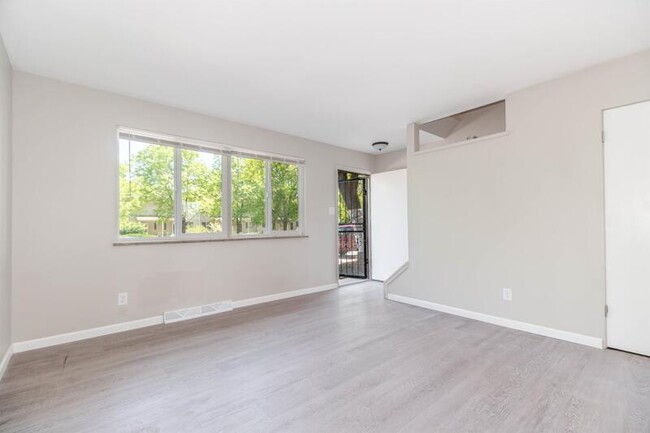 Building Photo - 1613 Fenton St