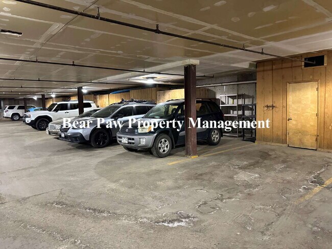 Building Photo - "Cozy 1-Bed Retreat in Scenic Evergreen!"