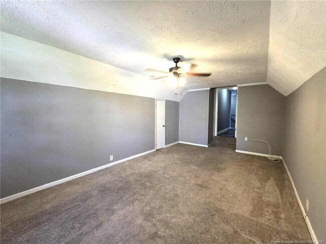 Building Photo - 7132 Dayspring Dr