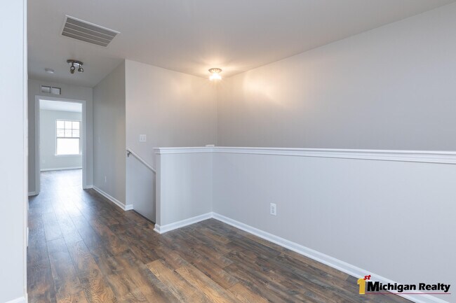 Building Photo - 11764 Farmington Rd
