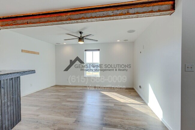 Building Photo - 2704 Orleans Dr