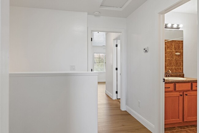Building Photo - 3 bedroom, 2.5 bathroom St. George Home
