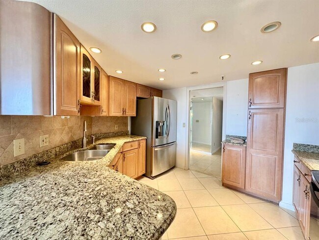Building Photo - 5950 Pelican Bay Plaza S
