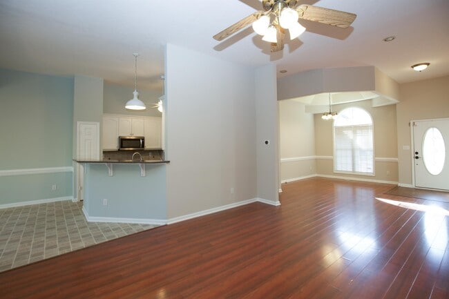 Building Photo - 26 Tahoe Cir