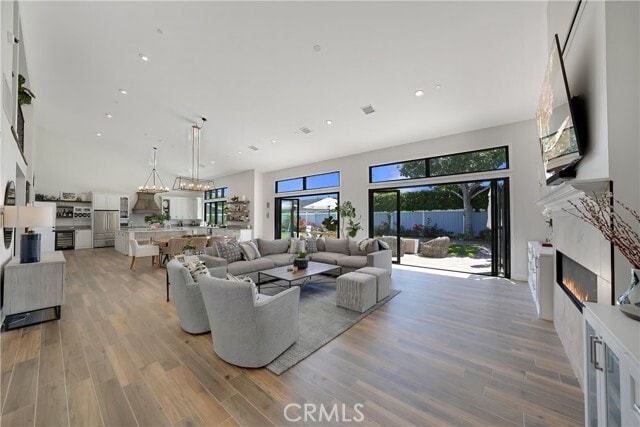 Building Photo - 1827 Mariners Dr