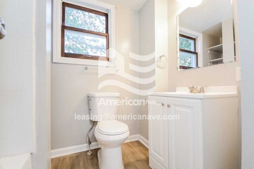 Building Photo - 415 Thornton St