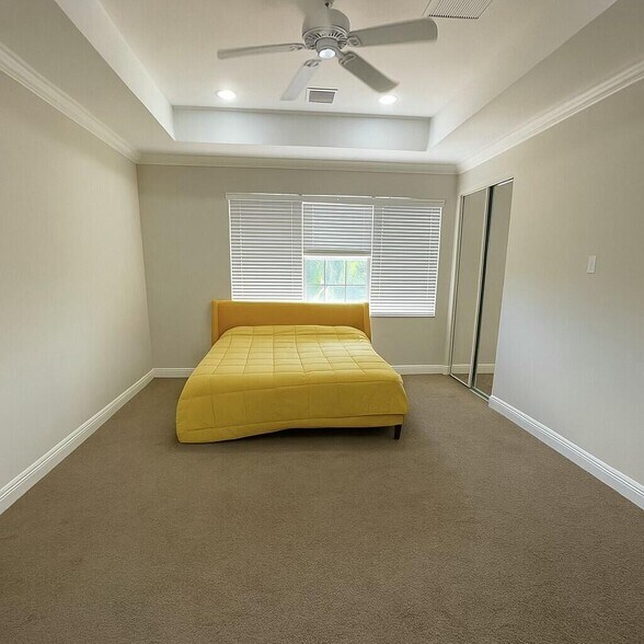 Building Photo - 4573 Artesa Way S