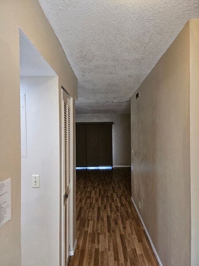 Building Photo - Winter Springs Gem: 2 BED 1.5 BATH Two-Story Condo with Amazing Amenities - (BAYTREE 4 CONDOS)