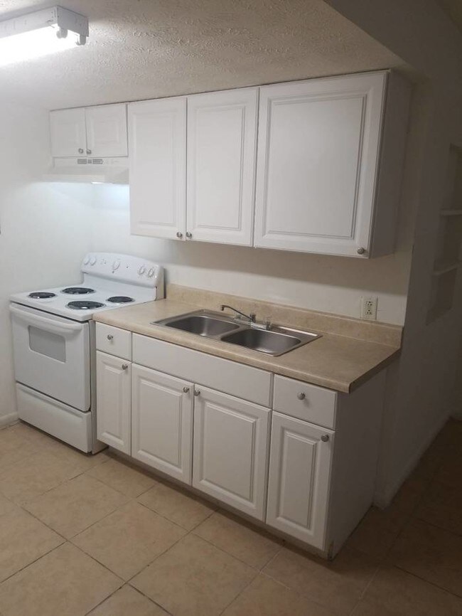 Building Photo - Renovated 1/1 Apt. in Arlington!