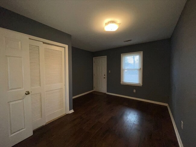 Building Photo - 5 Bedroom 2.5 Bath Rental in Newport News ...