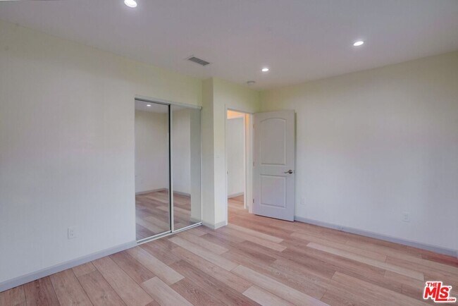 Building Photo - 4725 Sawtelle Blvd