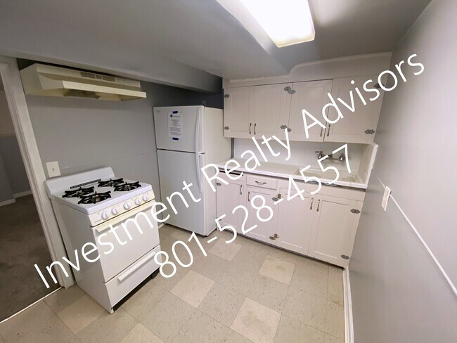 Building Photo - 234 1/2 N Spencer Ct-