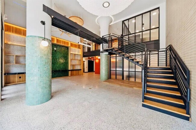 Building Photo - 1701 Simond Ave