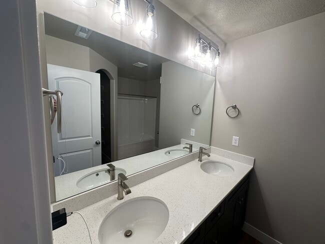 Building Photo - 1607 Stark Dr