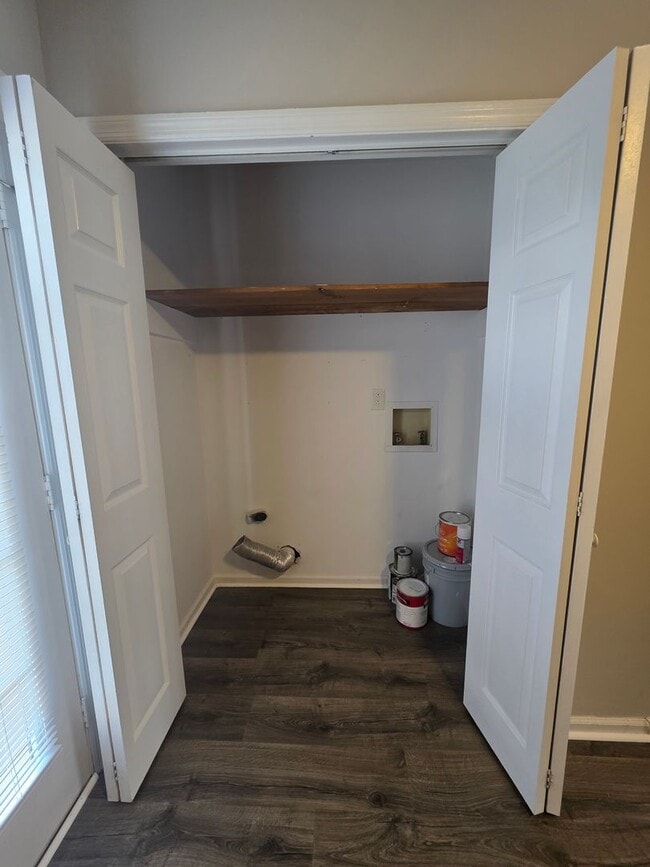 Building Photo - 308 Crestmont Dr