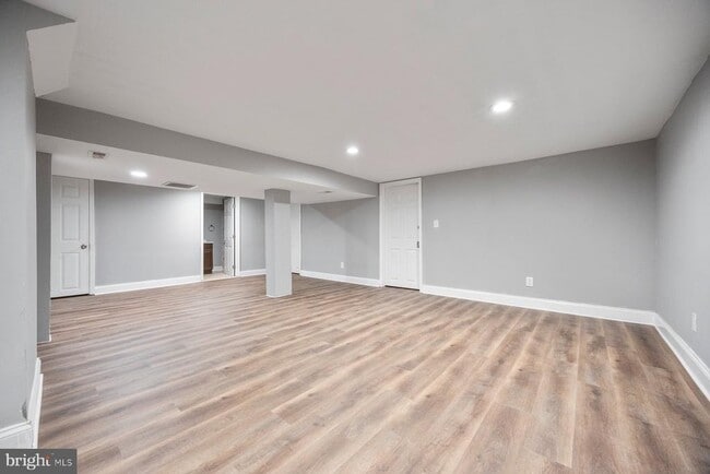 Building Photo - 2909 Echodale Ave